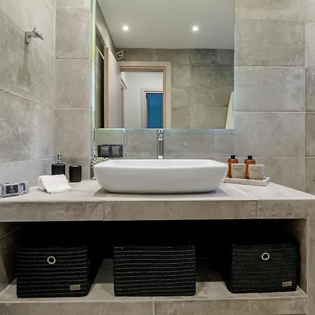 Vakantiehuis Govino Bay Bliss - Shared Pool Danilia